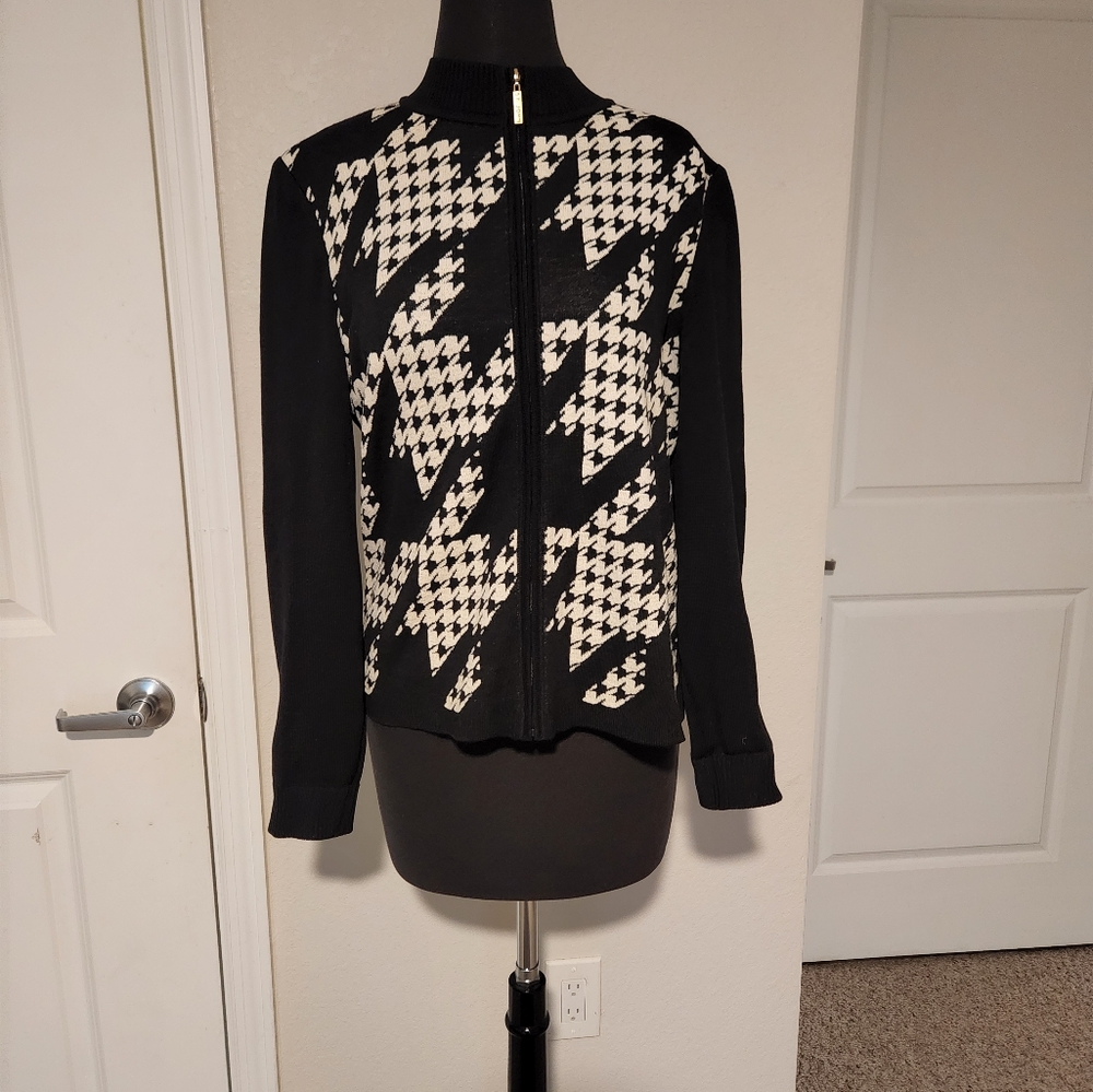 Black and White Houndstooth Blazer with Ribbed Cuffs